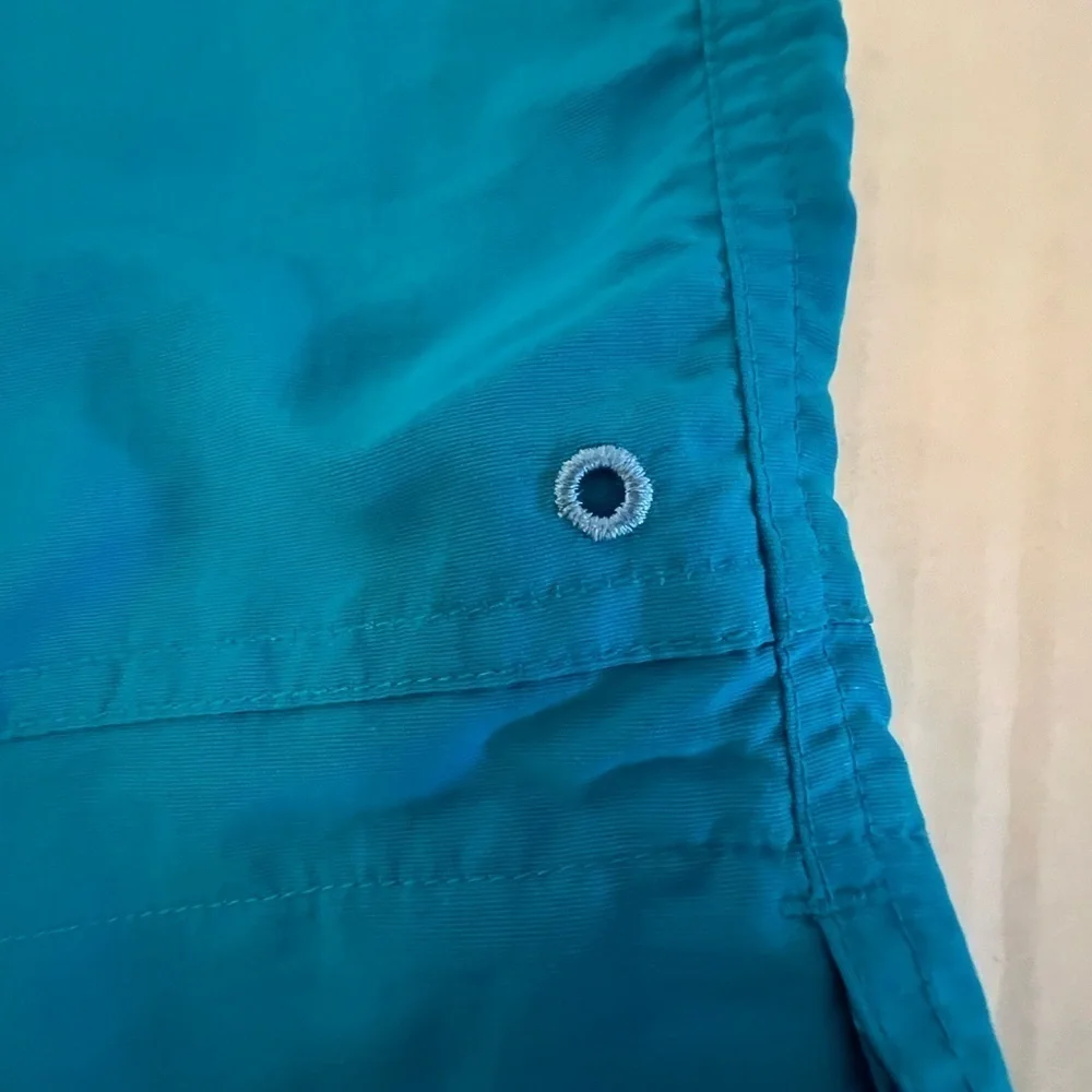 COAST PAWLEYS ISLAND LADIES SHORTS. SIZE S. TURQUOISE